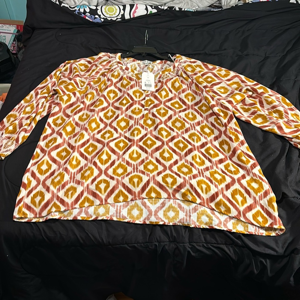 Cute women’s size 3x dress shirt